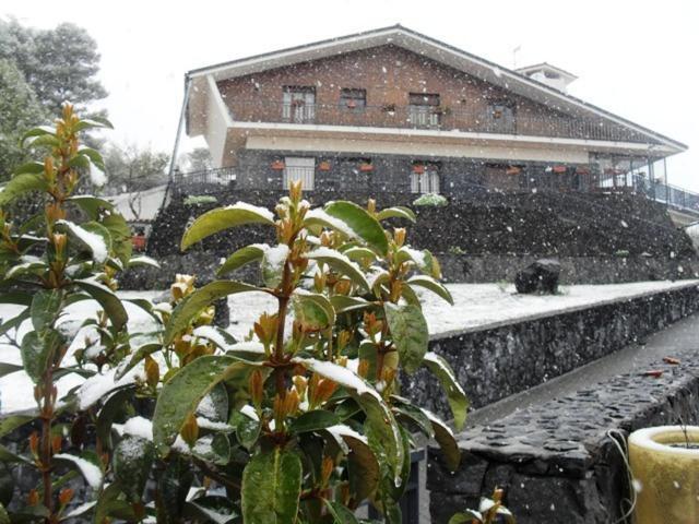 Etna Hut Acomodação com café da manhã Nicolosi Exterior foto